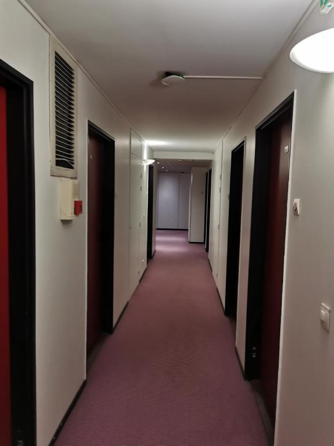 Appart Hotel La Defense Курбевуа Экстерьер фото