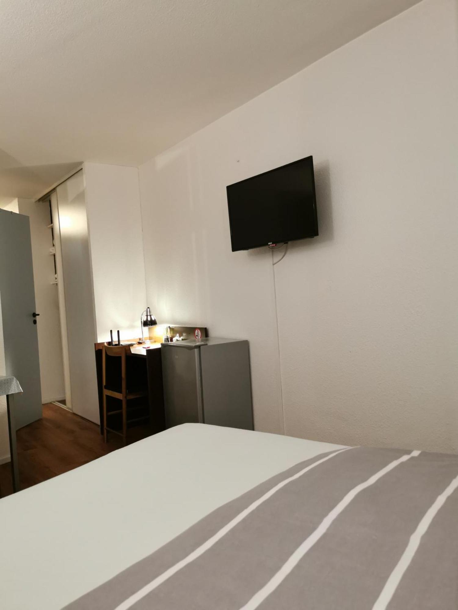Appart Hotel La Defense Курбевуа Экстерьер фото