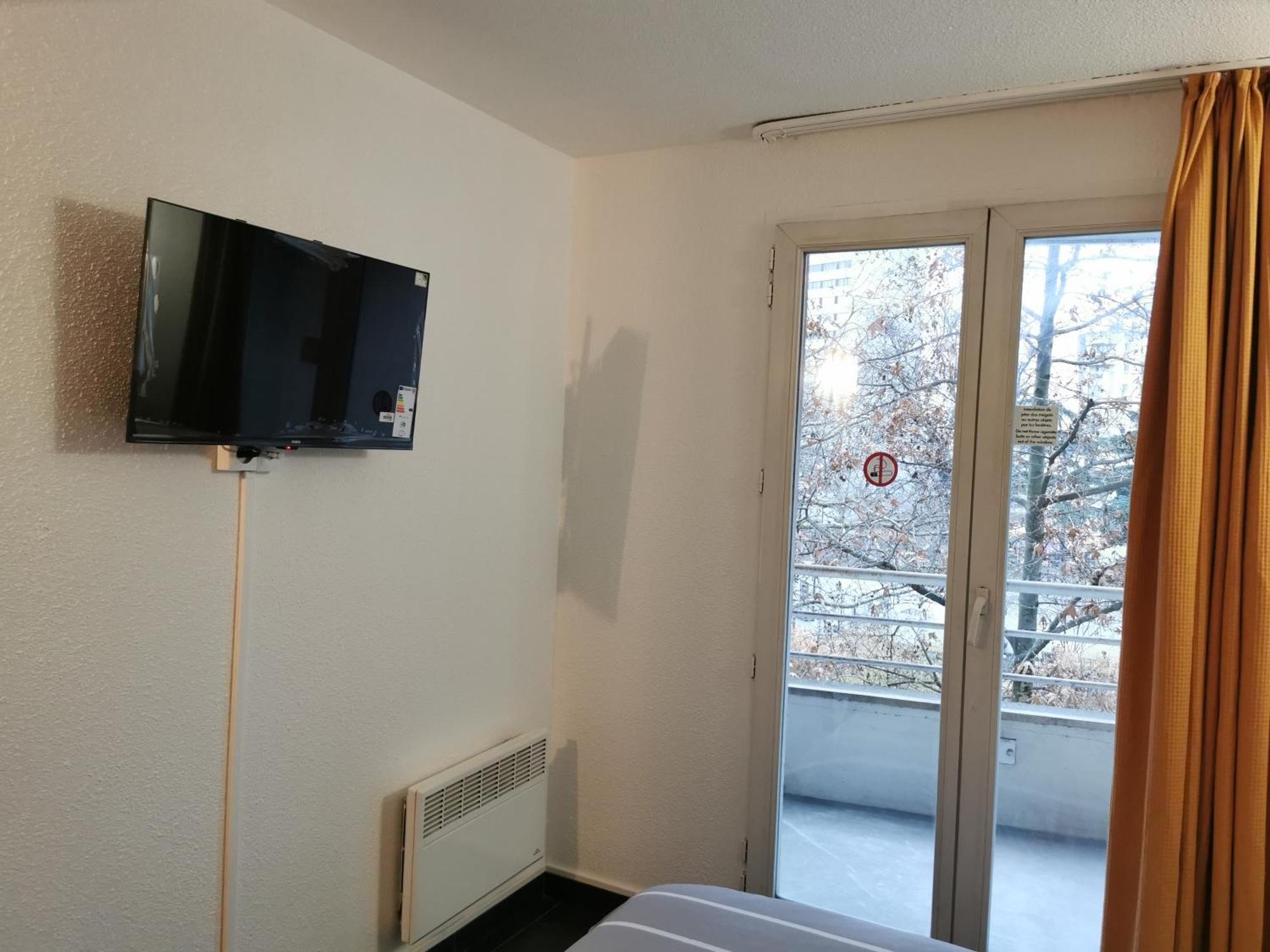 Appart Hotel La Defense Курбевуа Экстерьер фото