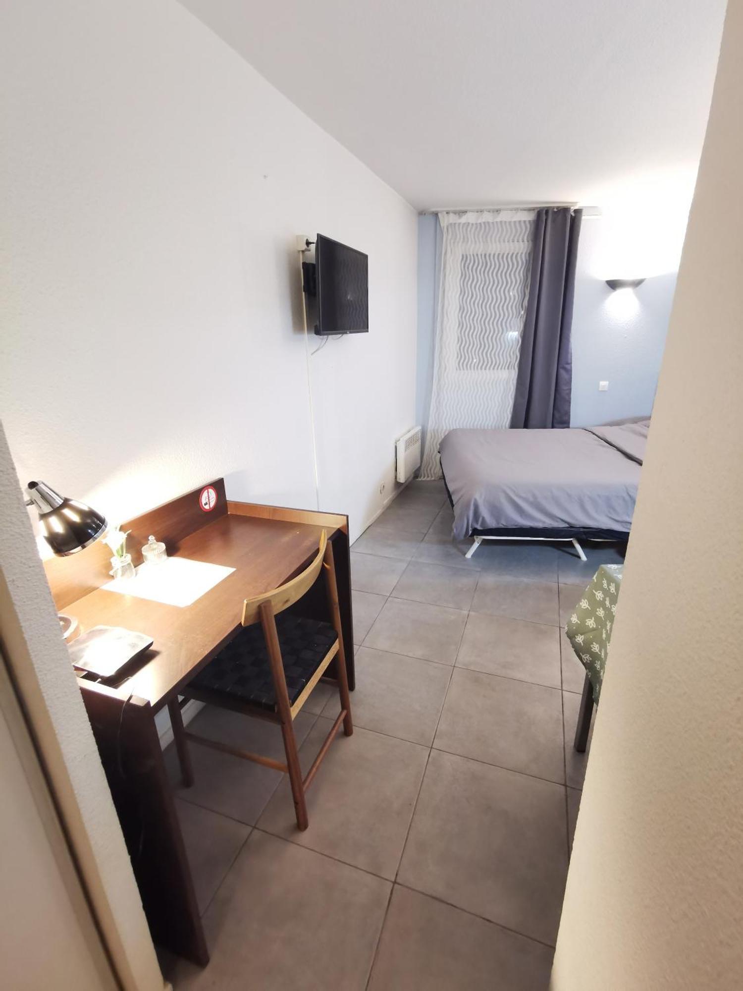Appart Hotel La Defense Курбевуа Экстерьер фото